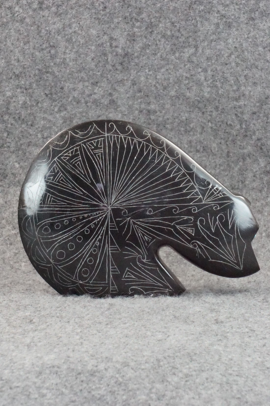 Bear Zuni Fetish Carving - Jonathan Natewa