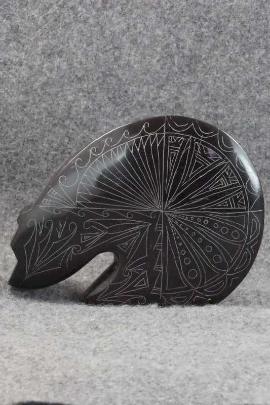 Bear Zuni Fetish Carving - Jonathan Natewa