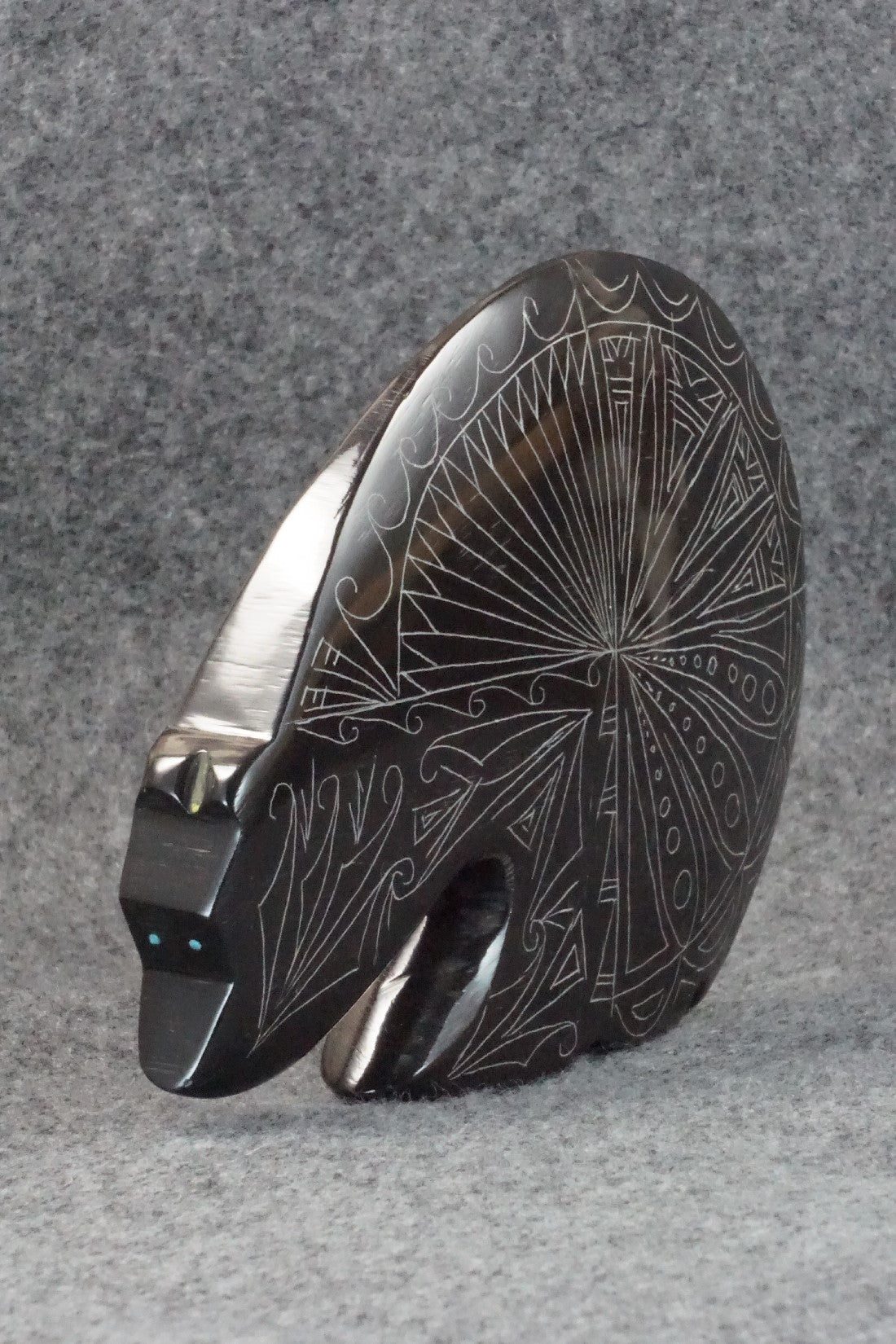 Bear Zuni Fetish Carving - Jonathan Natewa