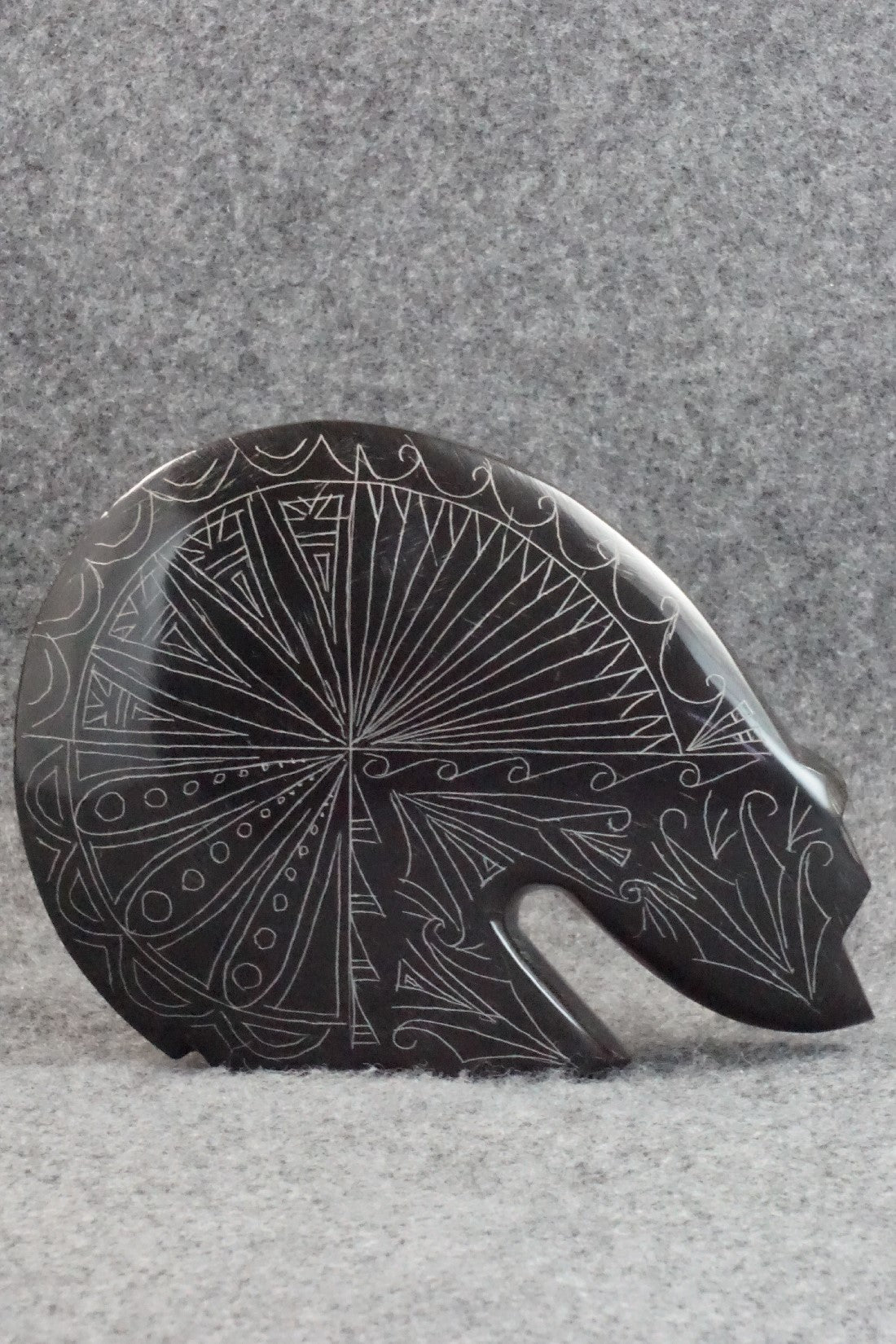 Bear Zuni Fetish Carving - Jonathan Natewa