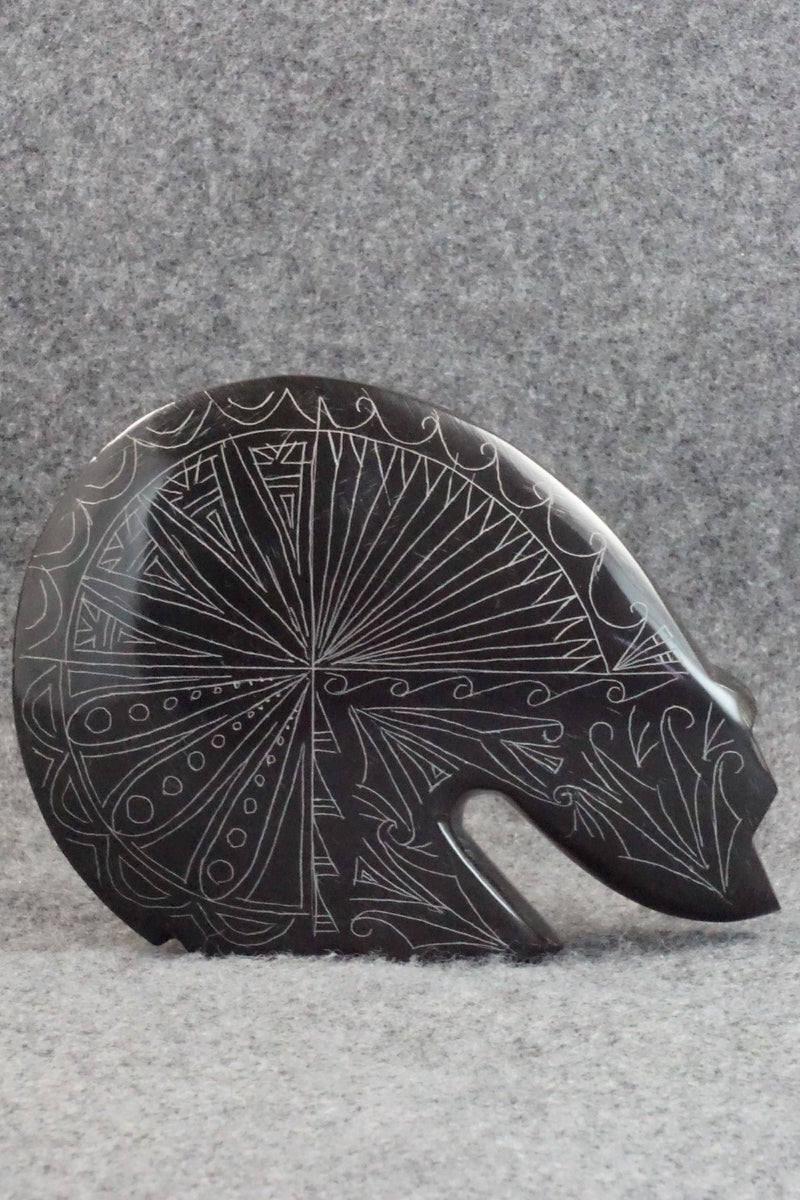 Bear Zuni Fetish Carving - Jonathan Natewa