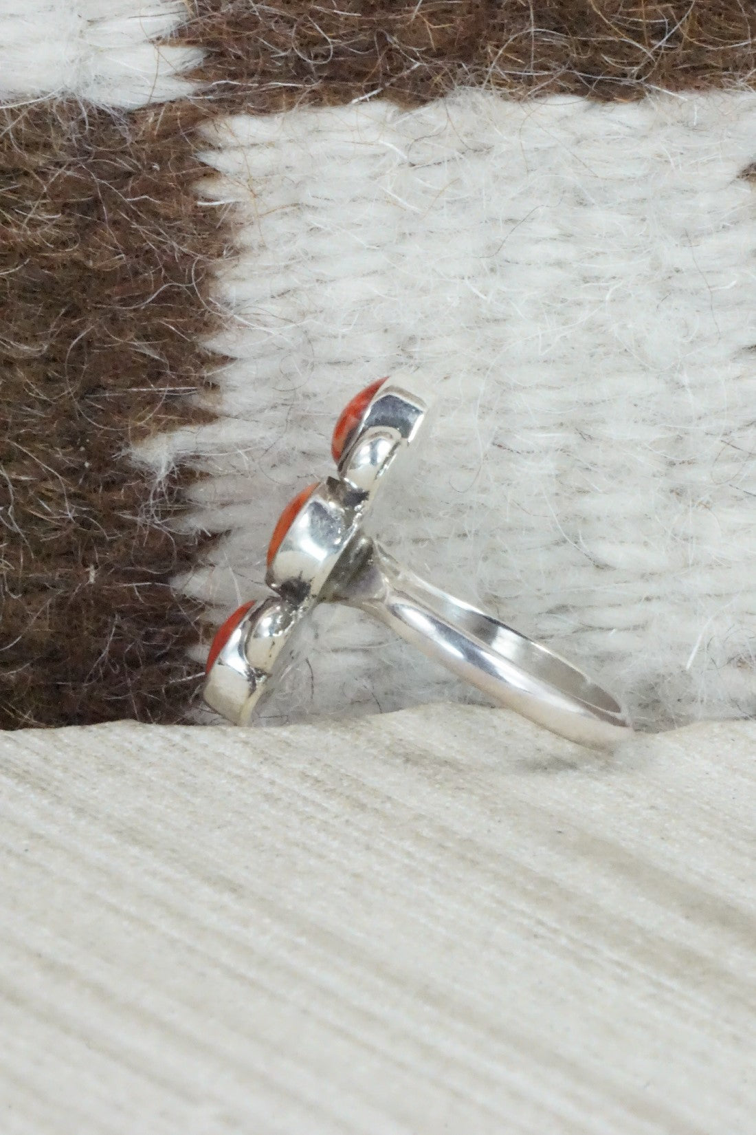 Spiny Oyster & Sterling Silver Ring - Priscilla Reeder - Size 8
