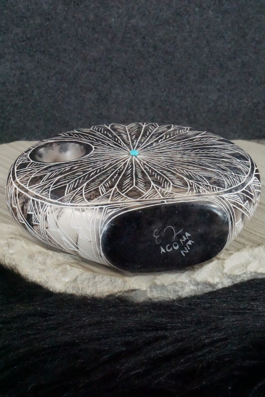 Acoma Pottery - Irvin Louis
