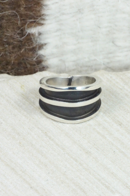 Sterling Silver Ring - Tom Hawk - Size 4.5