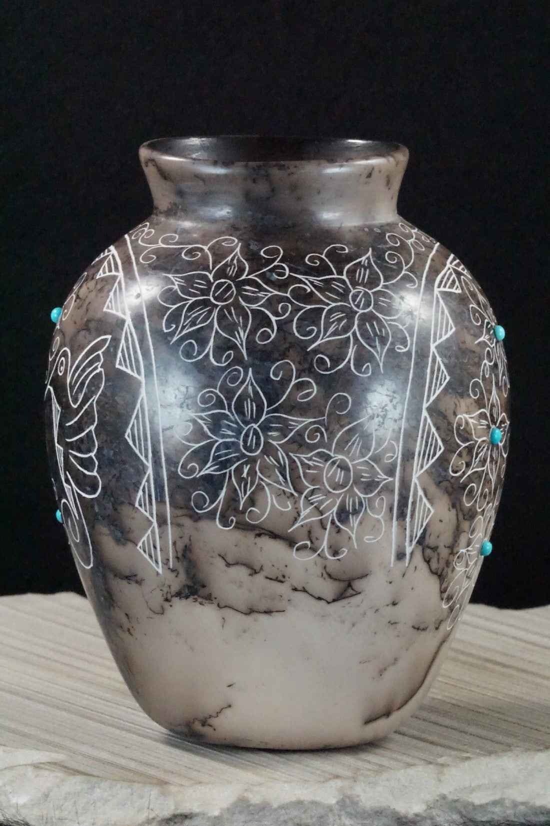 Acoma Pottery - Irvin Louis