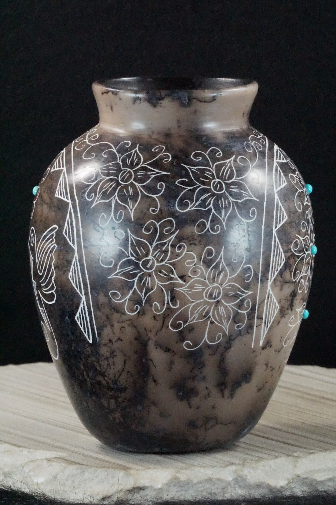 Acoma Pottery - Irvin Louis