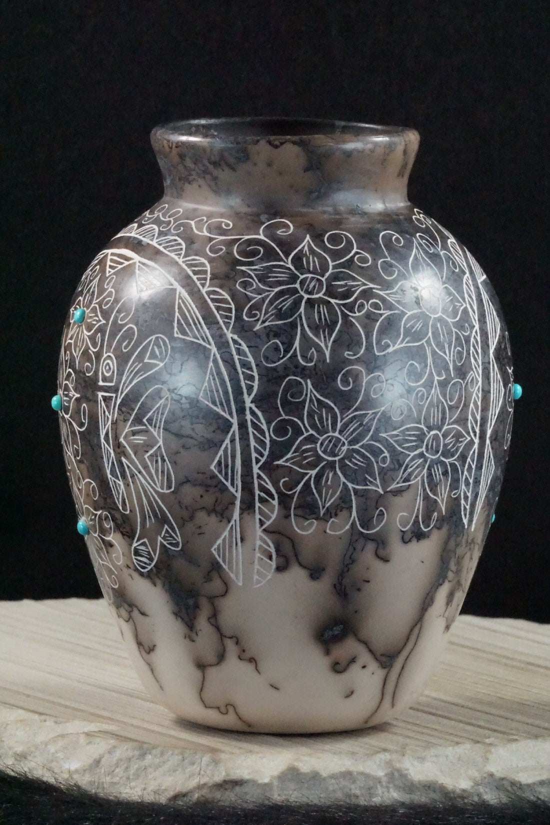 Acoma Pottery - Irvin Louis