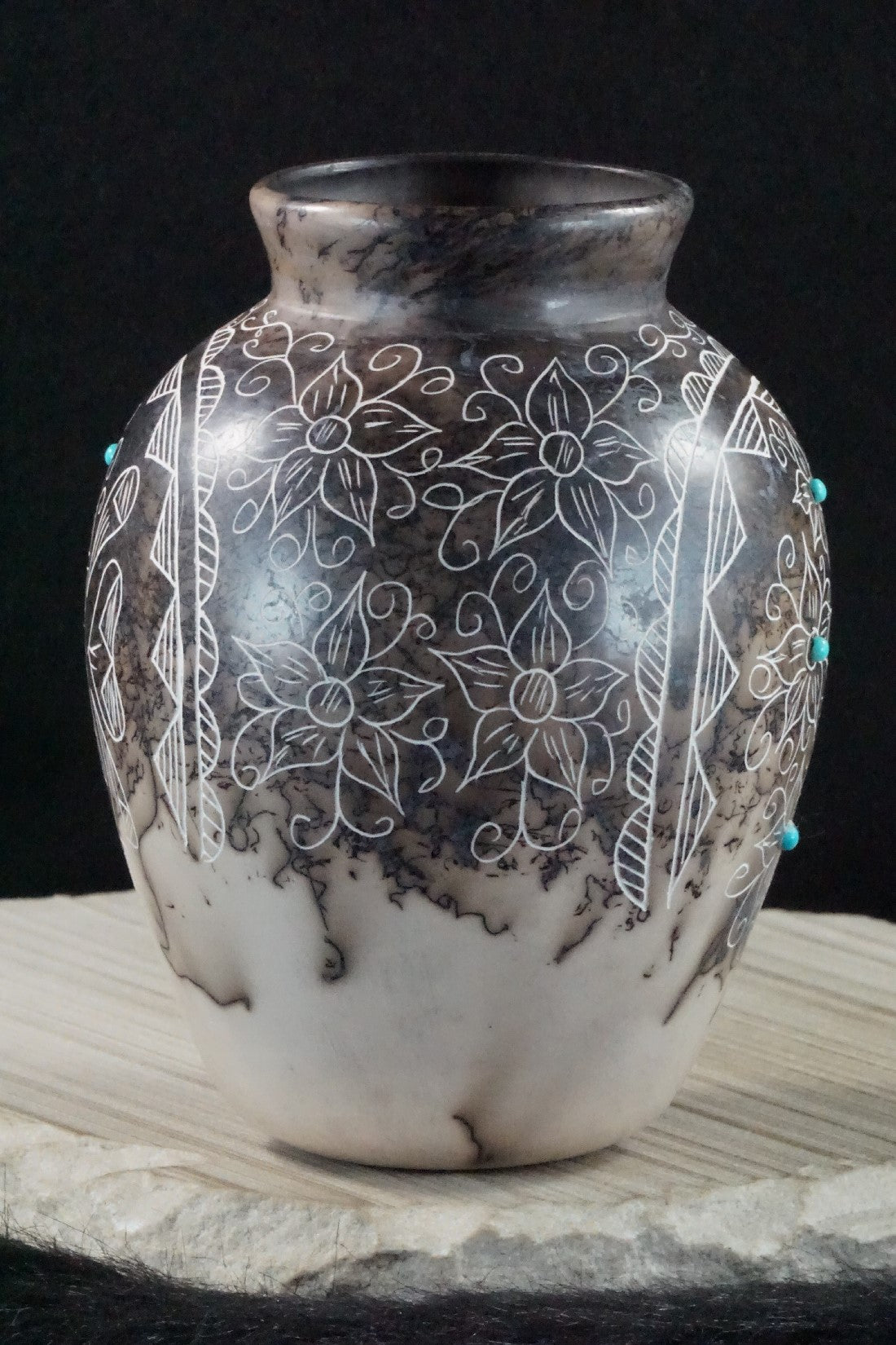 Acoma Pottery - Irvin Louis