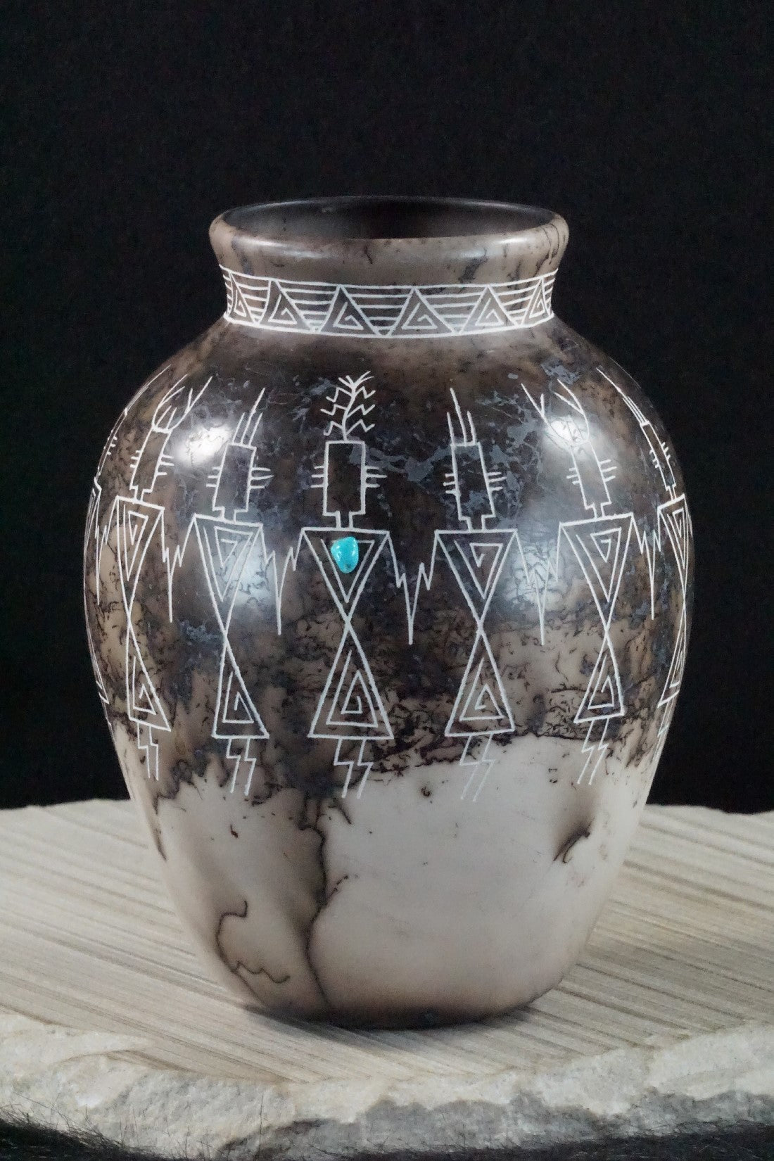 Acoma Pottery - Irvin Louis
