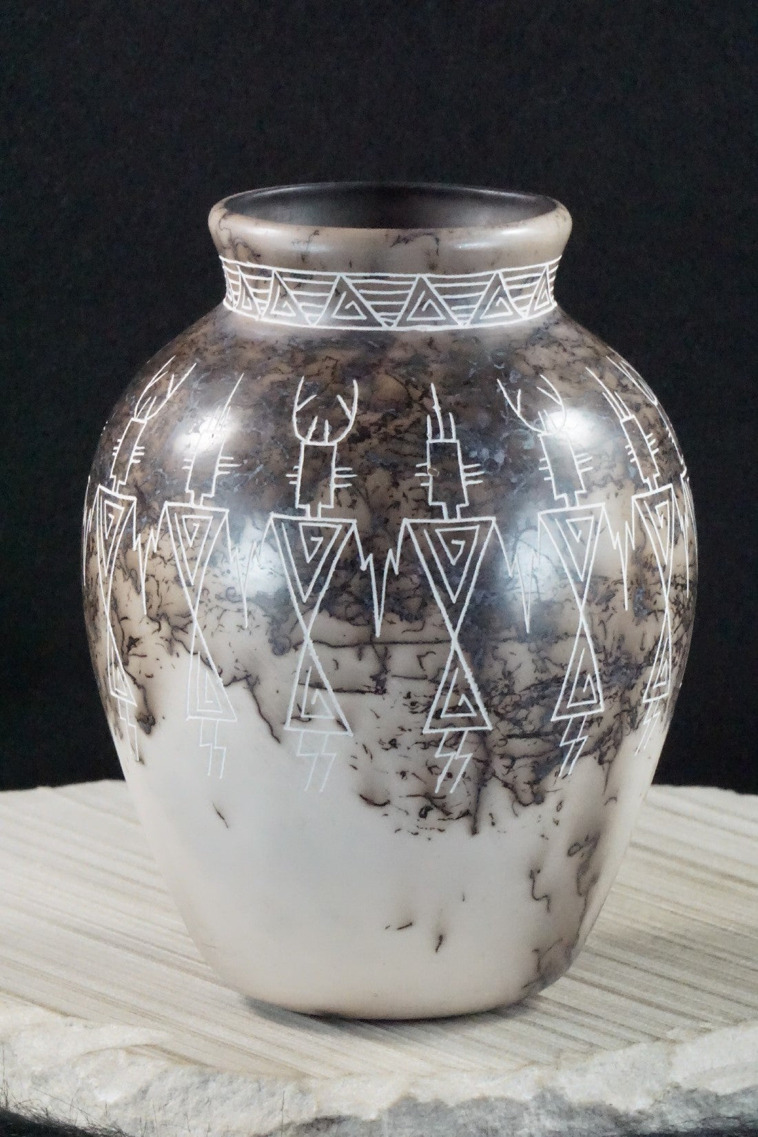 Acoma Pottery - Irvin Louis