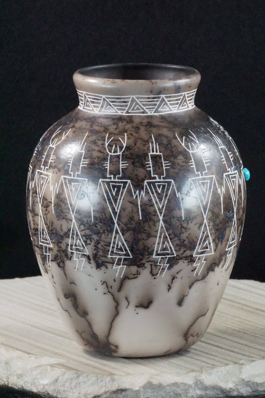 Acoma Pottery - Irvin Louis
