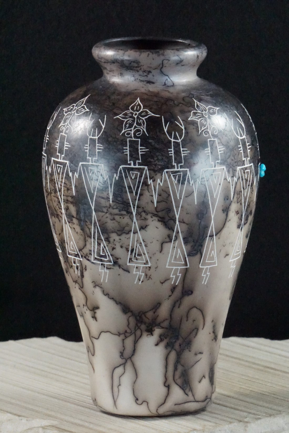 Acoma Pottery - Irvin Louis