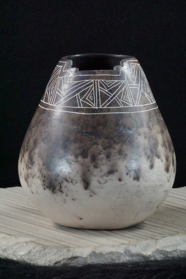 Acoma Pottery - Irvin Louis