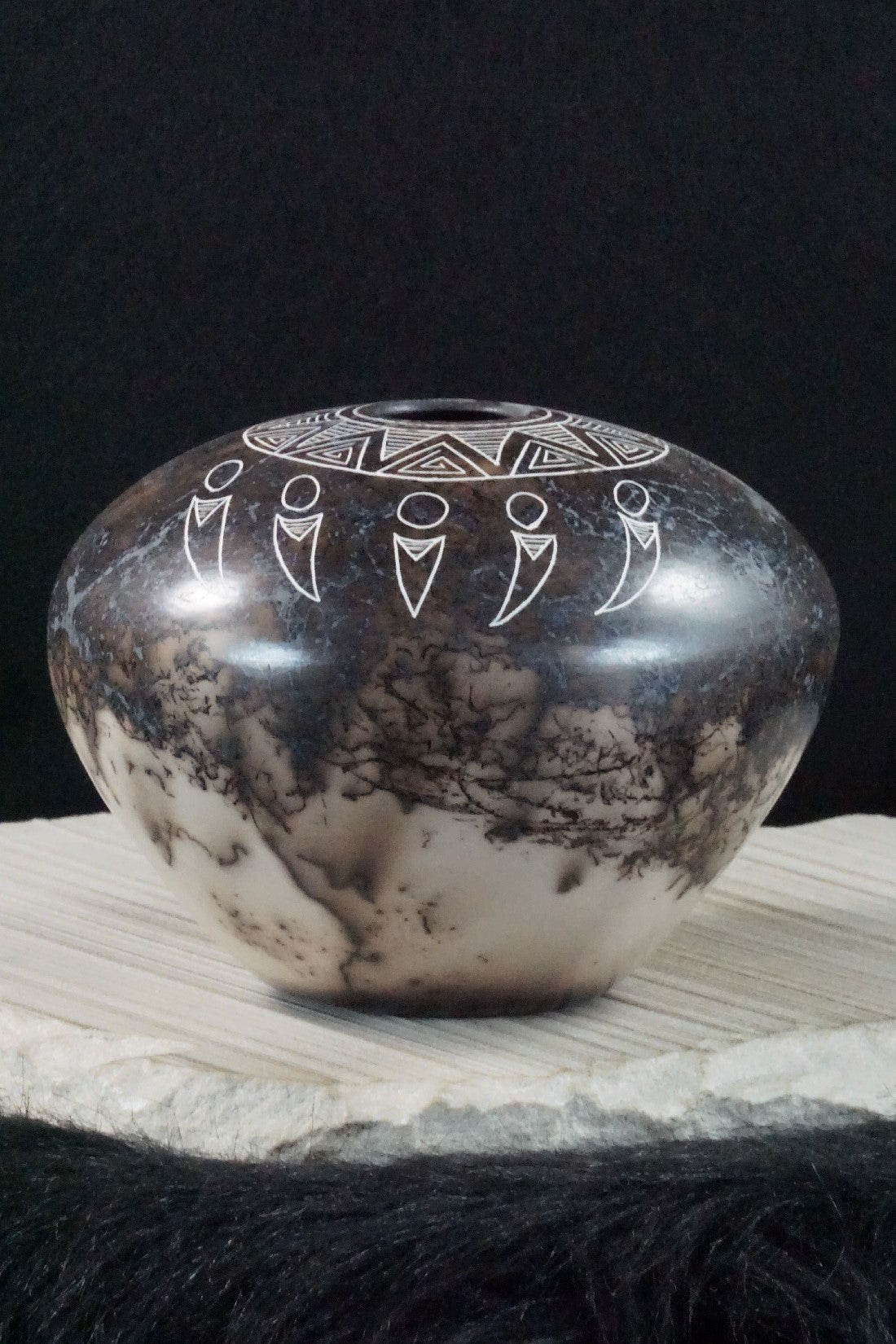Acoma Pottery - Irvin Louis
