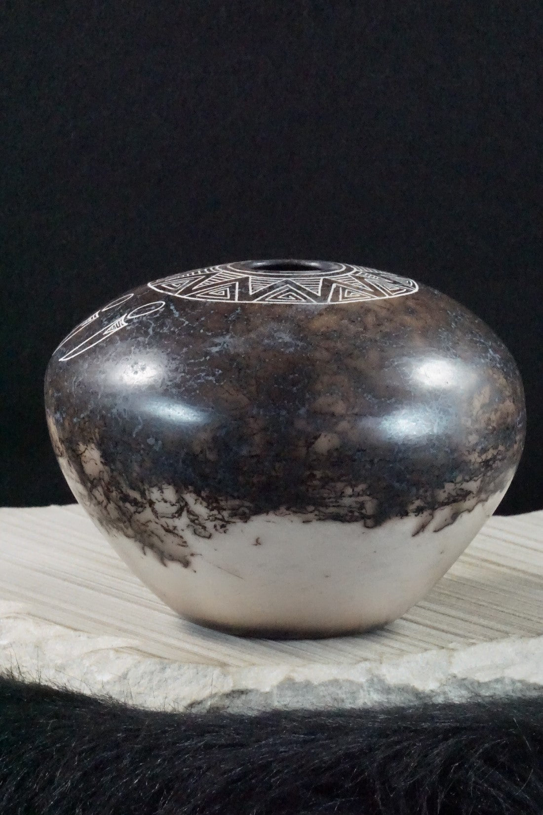 Acoma Pottery - Irvin Louis
