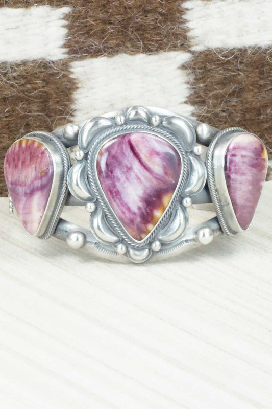 Spiny Oyster & Sterling Silver Bracelet - Tom Lewis