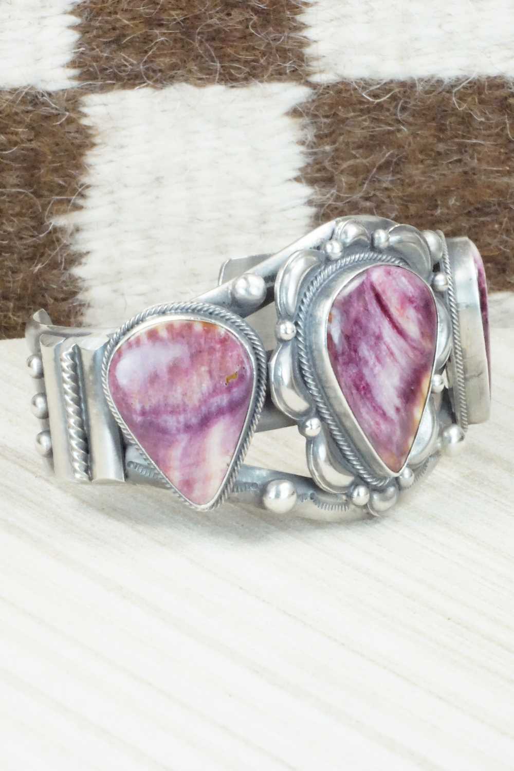 Spiny Oyster & Sterling Silver Bracelet - Tom Lewis