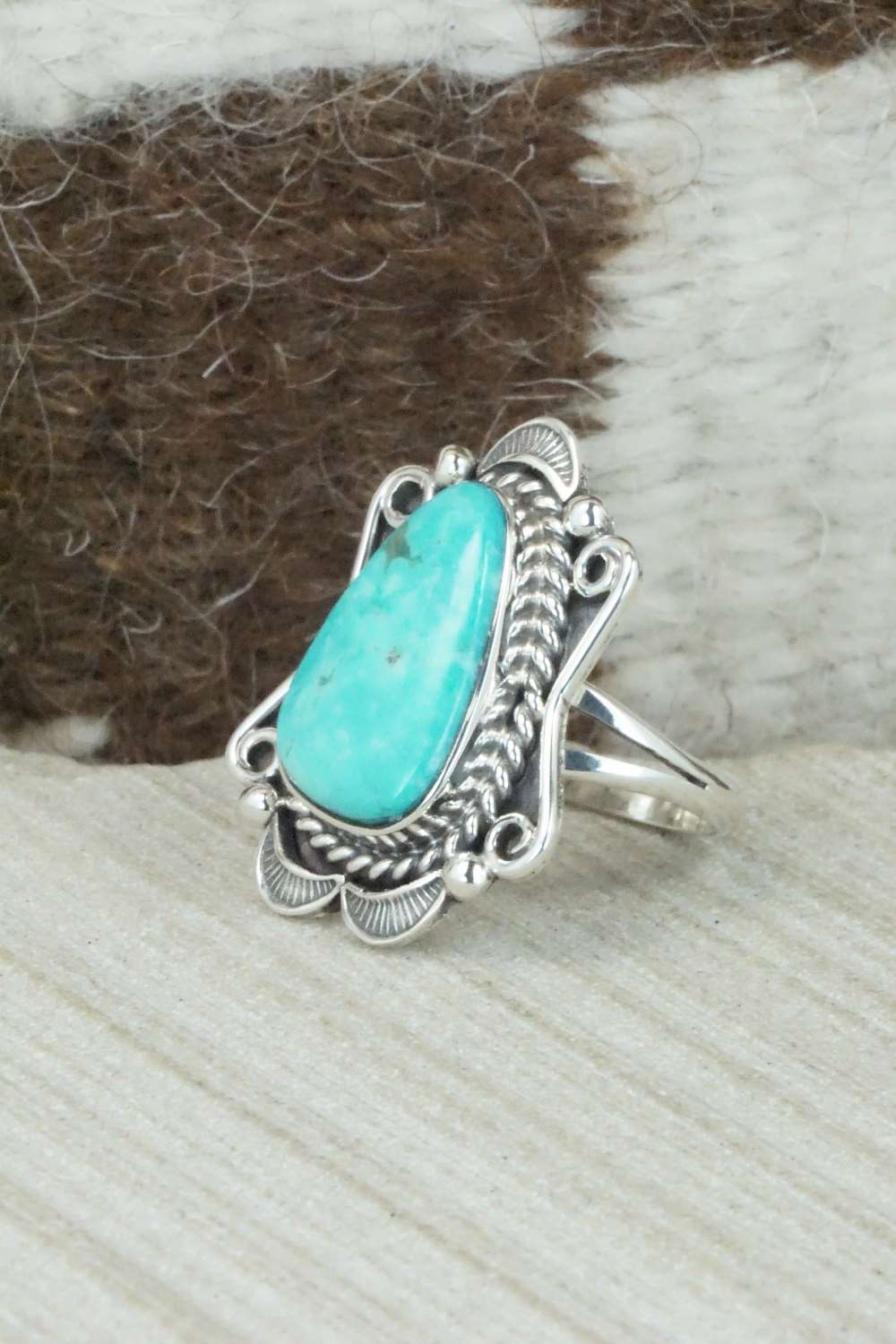 Turquoise & Sterling Silver Ring - Navajo - Size 7.75
