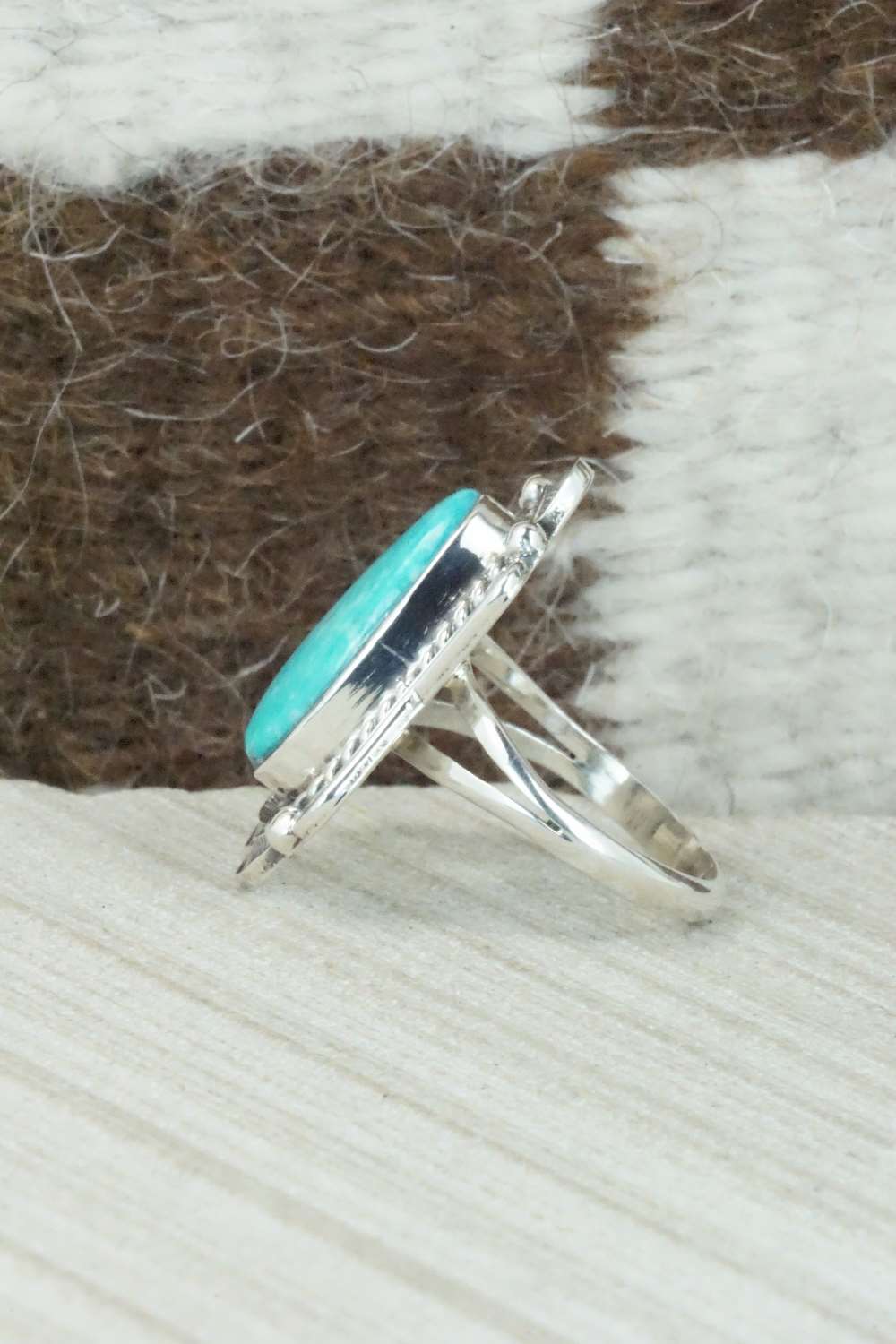 Turquoise & Sterling Silver Ring - Navajo - Size 7.75