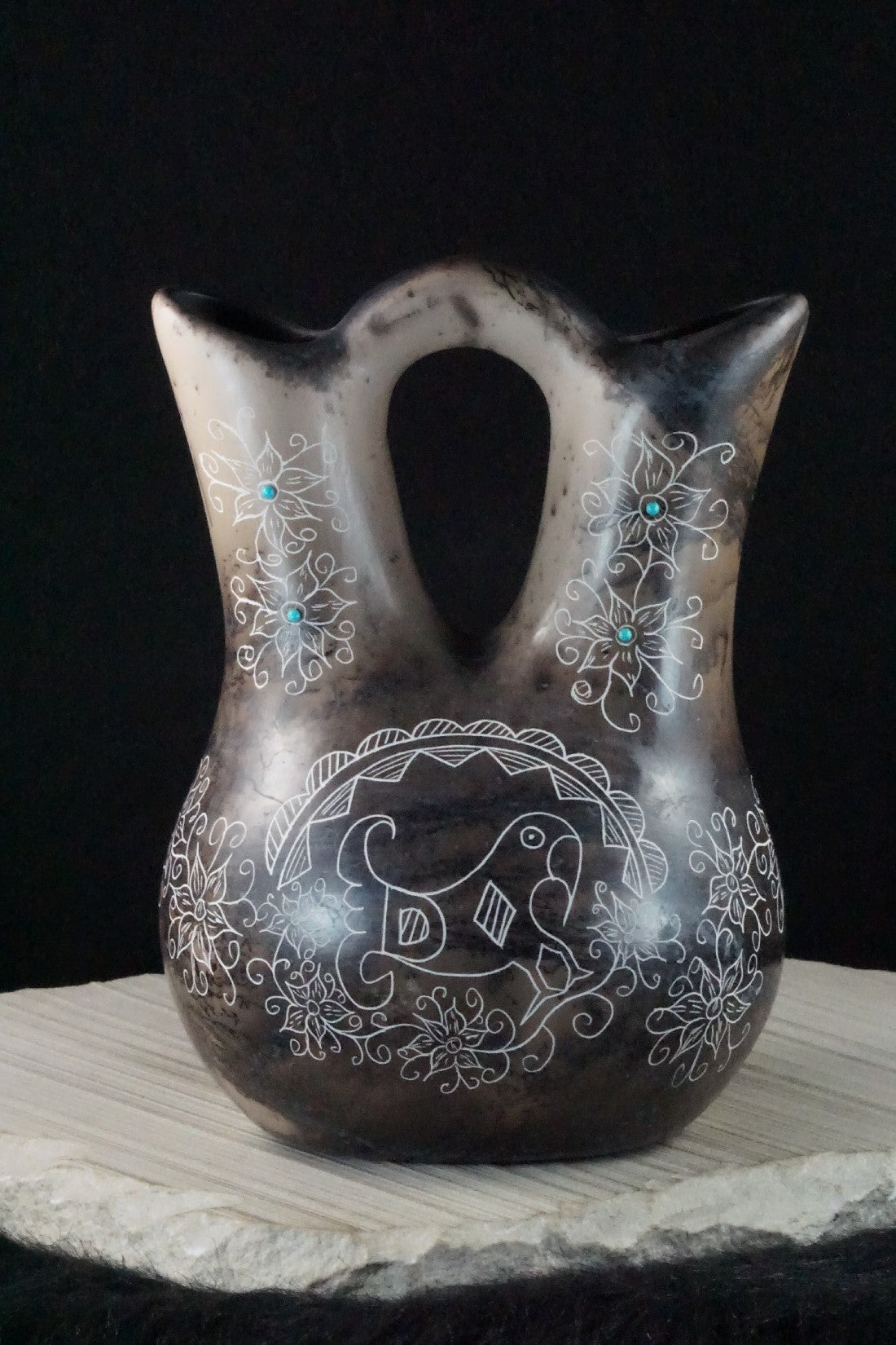 Acoma Pottery - Irvin Louis