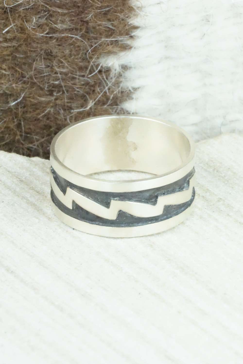 Sterling Silver Ring - Lester Gene - Size 12