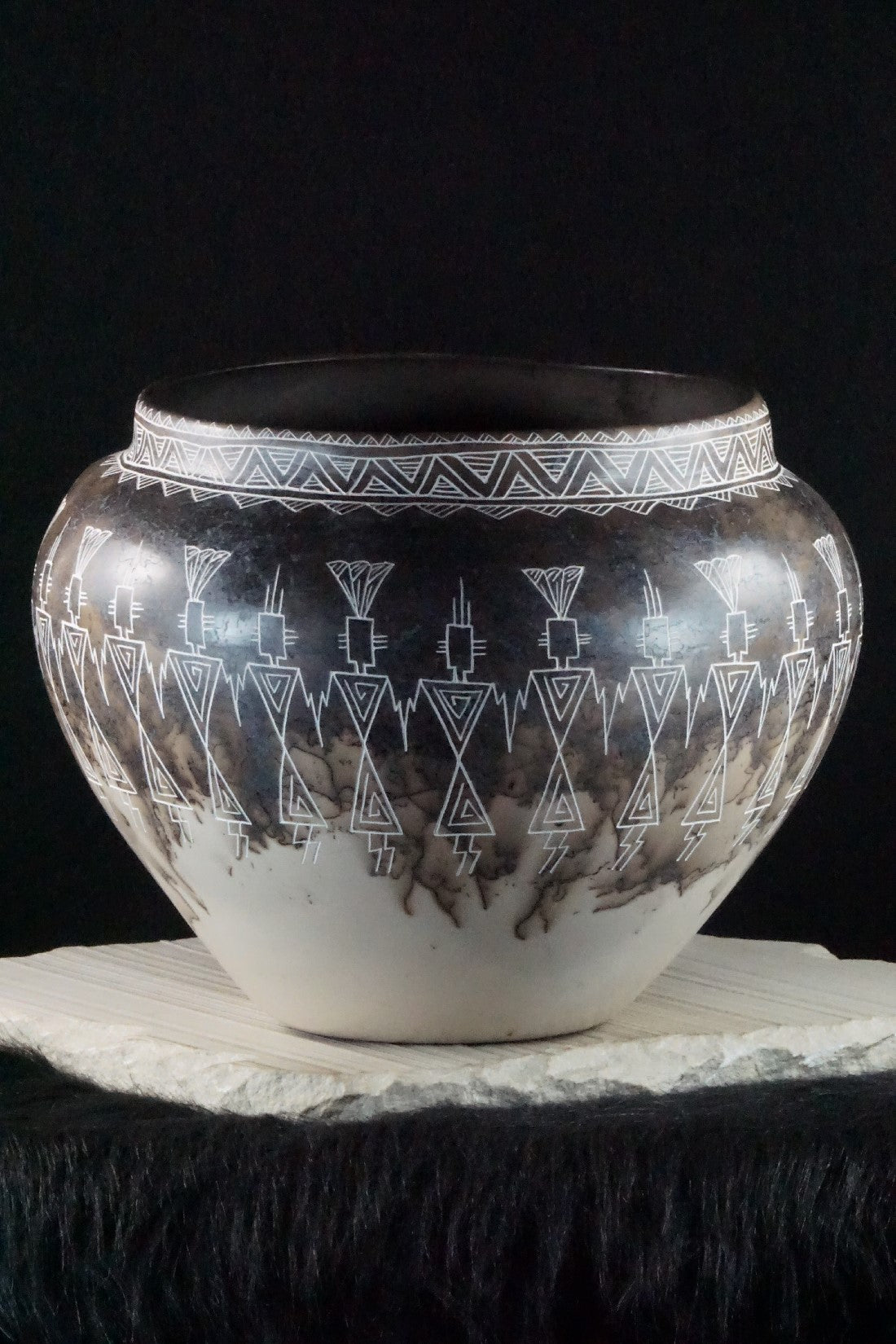 Acoma Pottery - Irvin Louis