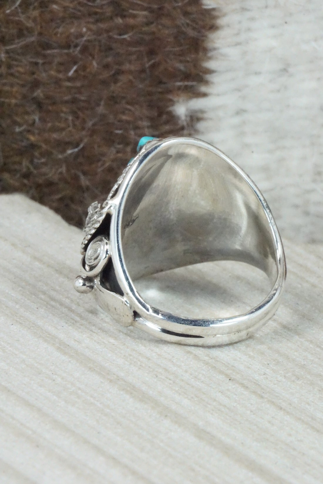 Turquoise & Sterling Silver Ring - Jeannette Saunders - Size 13.5