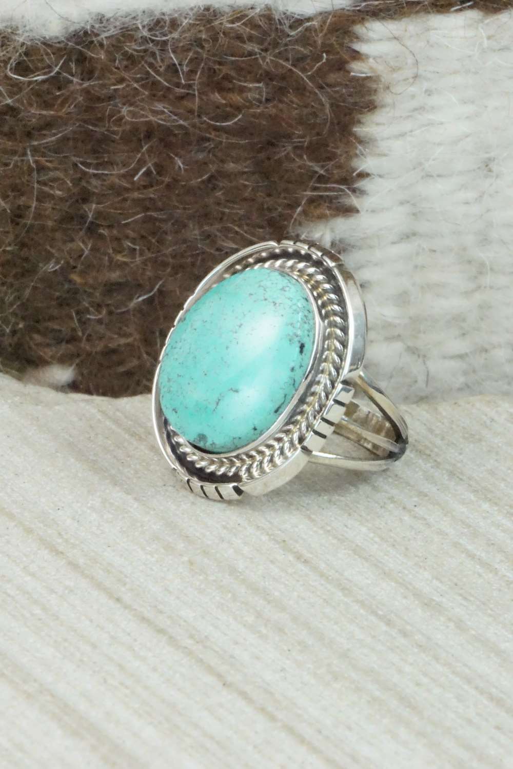 Turquoise & Sterling Silver Ring - Size 6