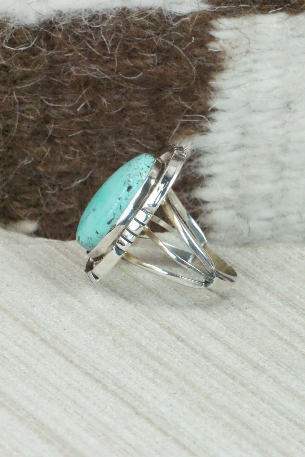 Turquoise & Sterling Silver Ring - Size 6