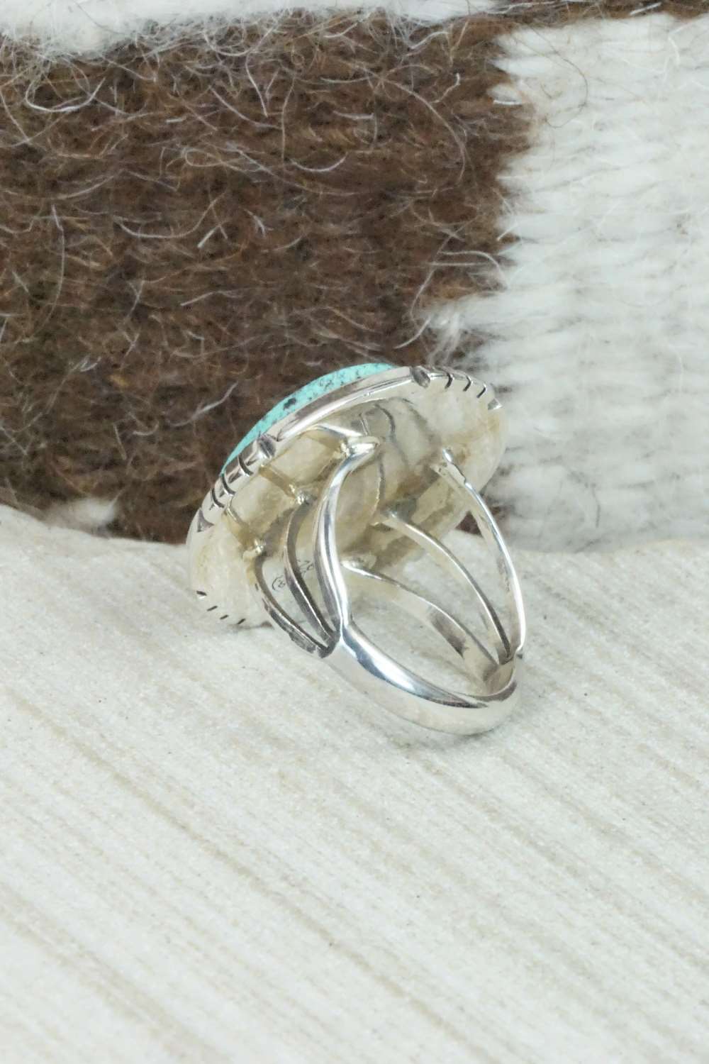 Turquoise & Sterling Silver Ring - Size 6