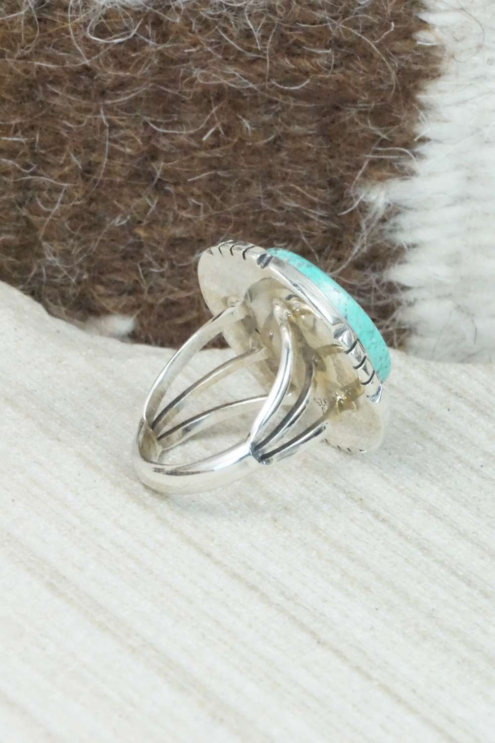 Turquoise & Sterling Silver Ring - Size 6