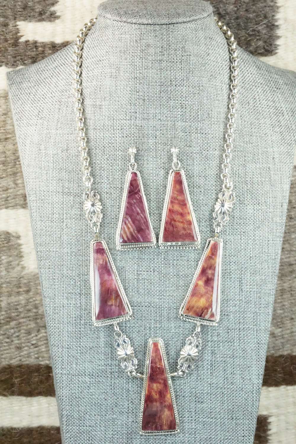 Spiny Oyster & Sterling Silver Necklace and Earrings Set - Annie Spencer