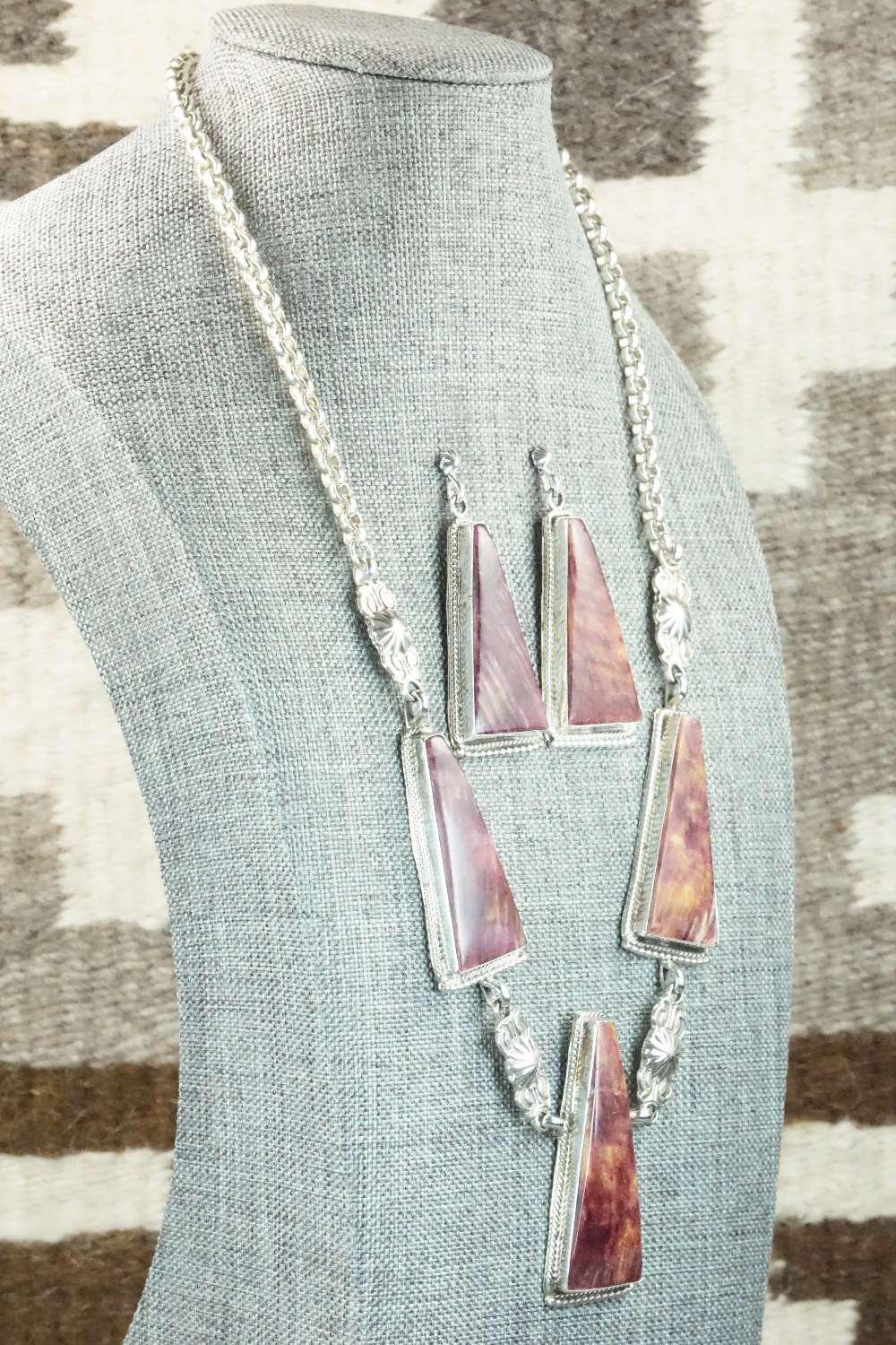 Spiny Oyster & Sterling Silver Necklace and Earrings Set - Annie Spencer