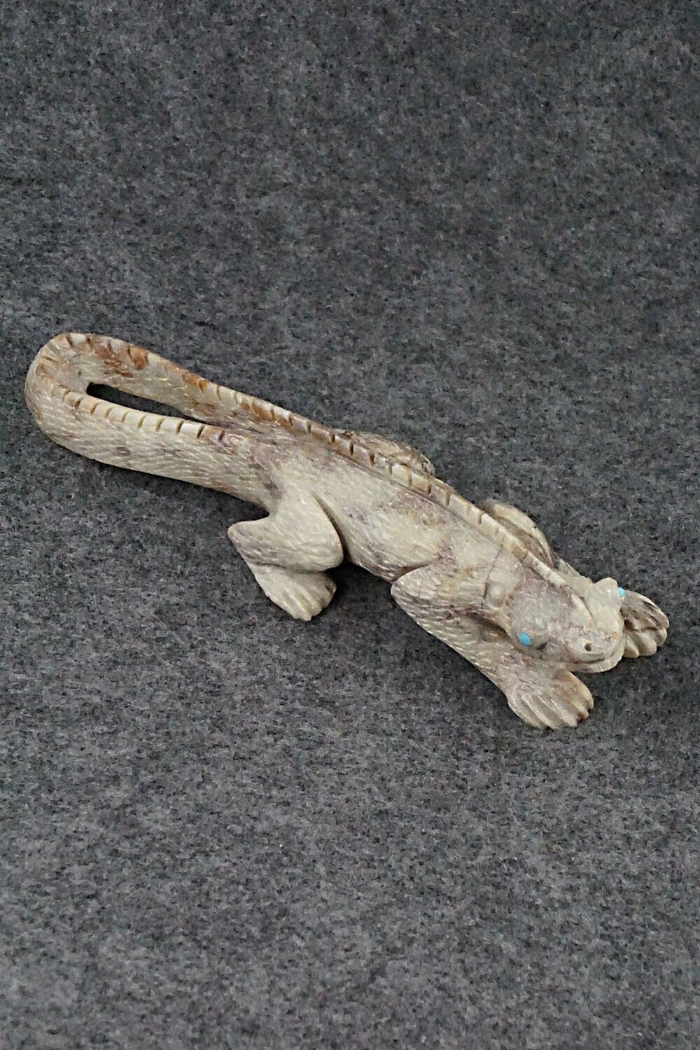 Lizard Zuni Fetish Carving - Lance Cheama