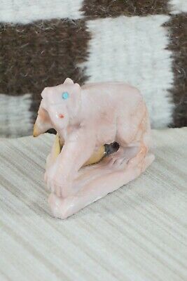 Bear Zuni Fetish Carving - Derrick Kaamasee
