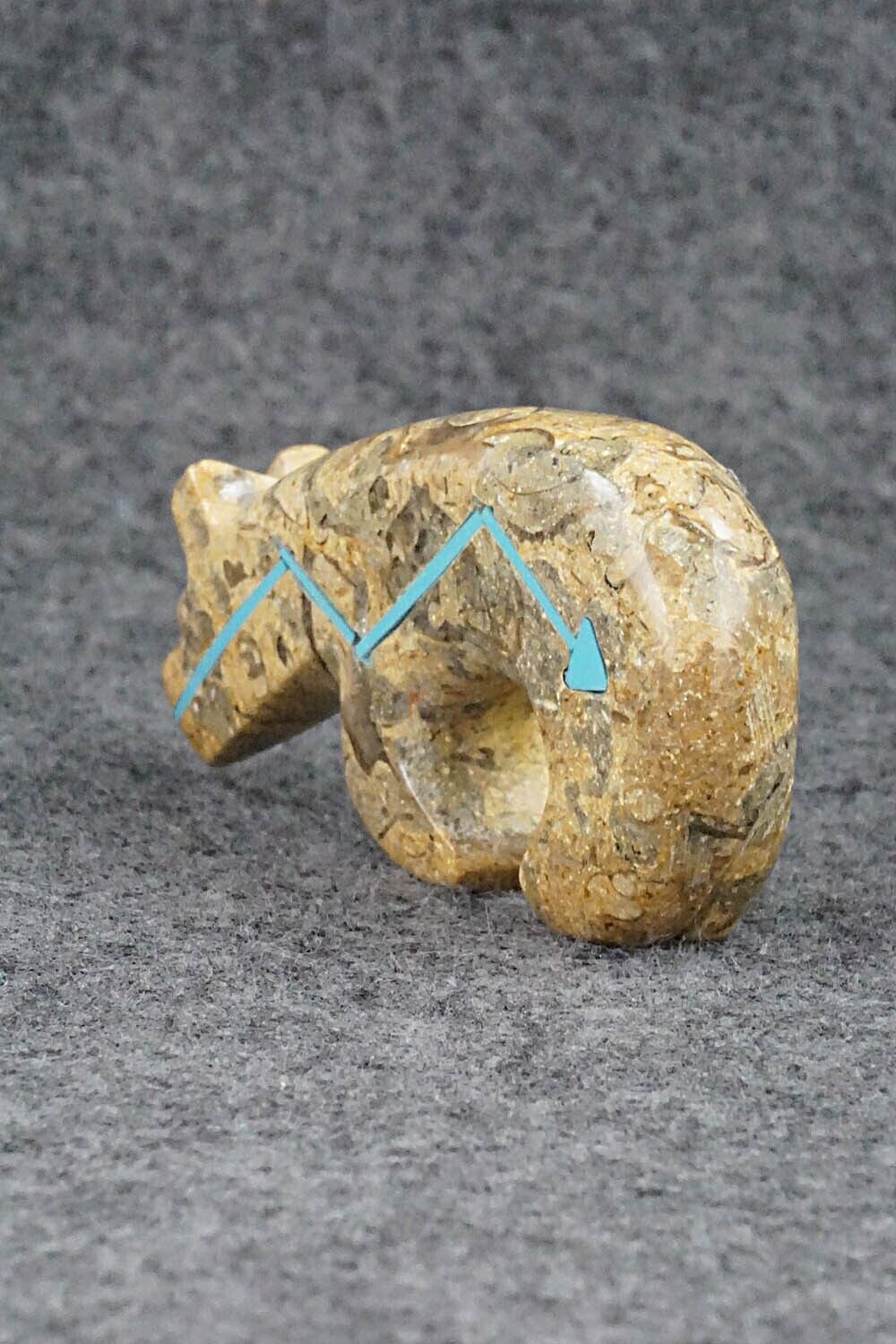 Bear Zuni Fetish Carving - Rodney Laiwakete