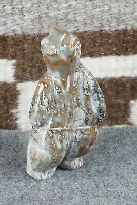 Bear Zuni Fetish Carving - Ariane Quam