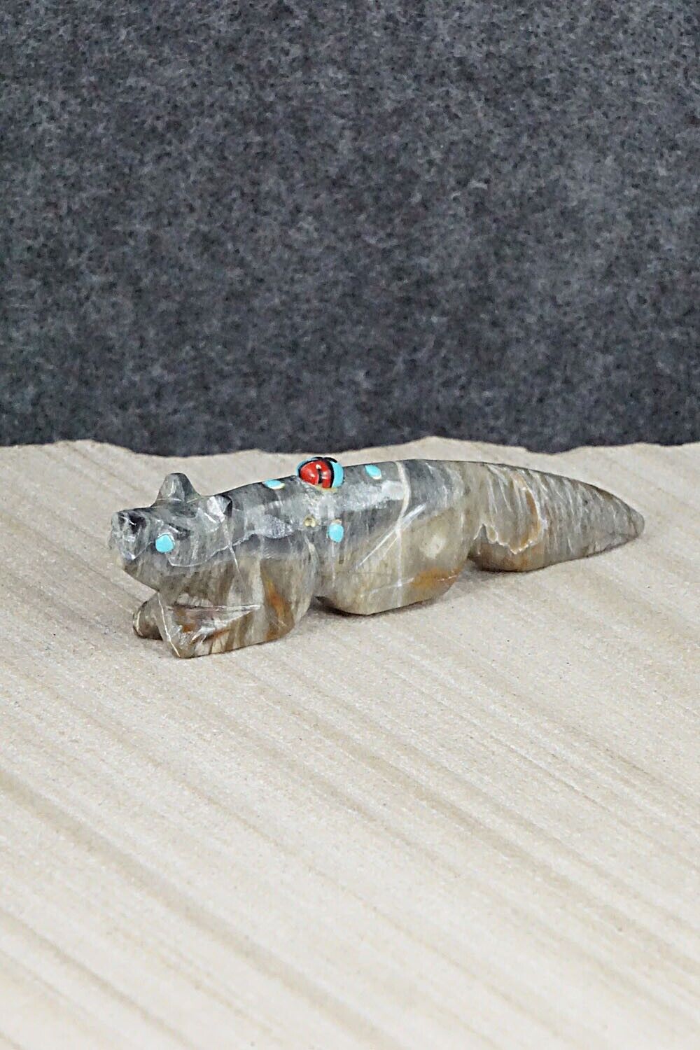 Wolf Zuni Fetish Carving - Danette Laate