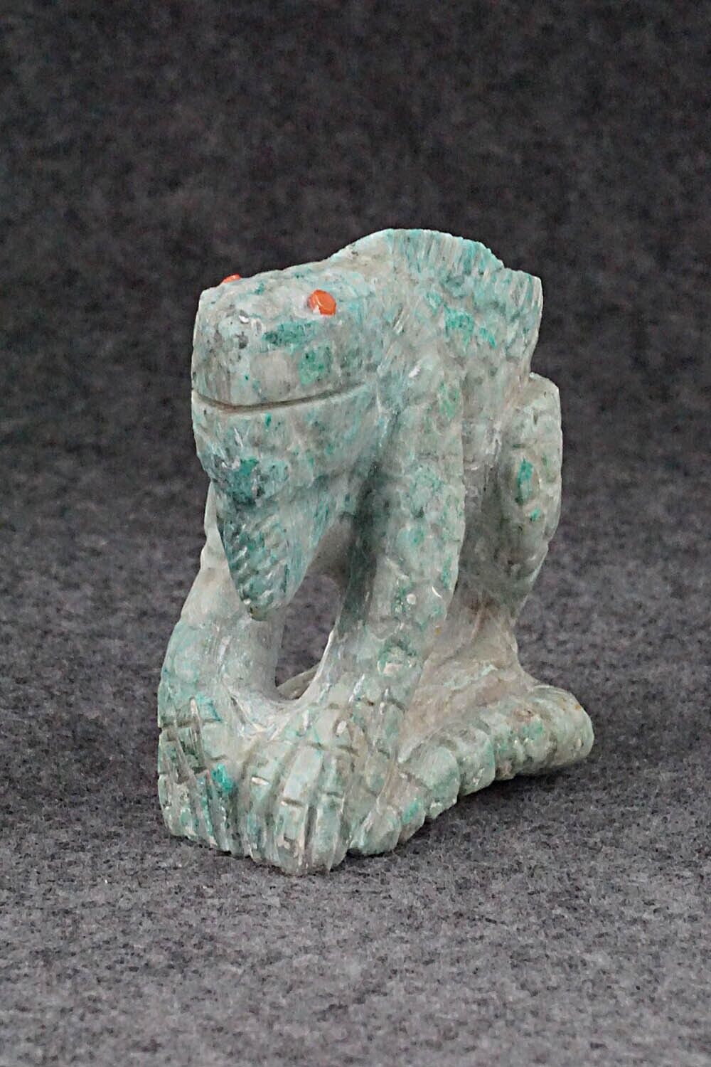 Iguana Zuni Fetish Carving - Colton Kaamasee