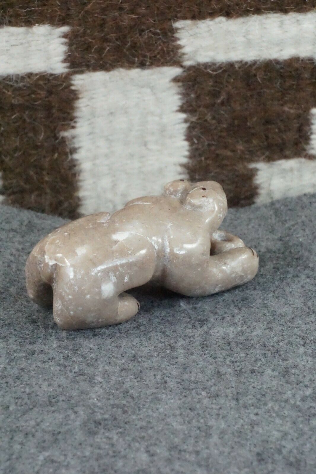 Bear Zuni Fetish Carving - Rick Kallestewa
