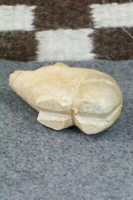 Bear Zuni Fetish Carving - Delvin Leekya
