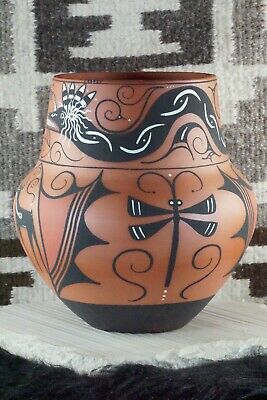Zuni Pottery - Peynetsa