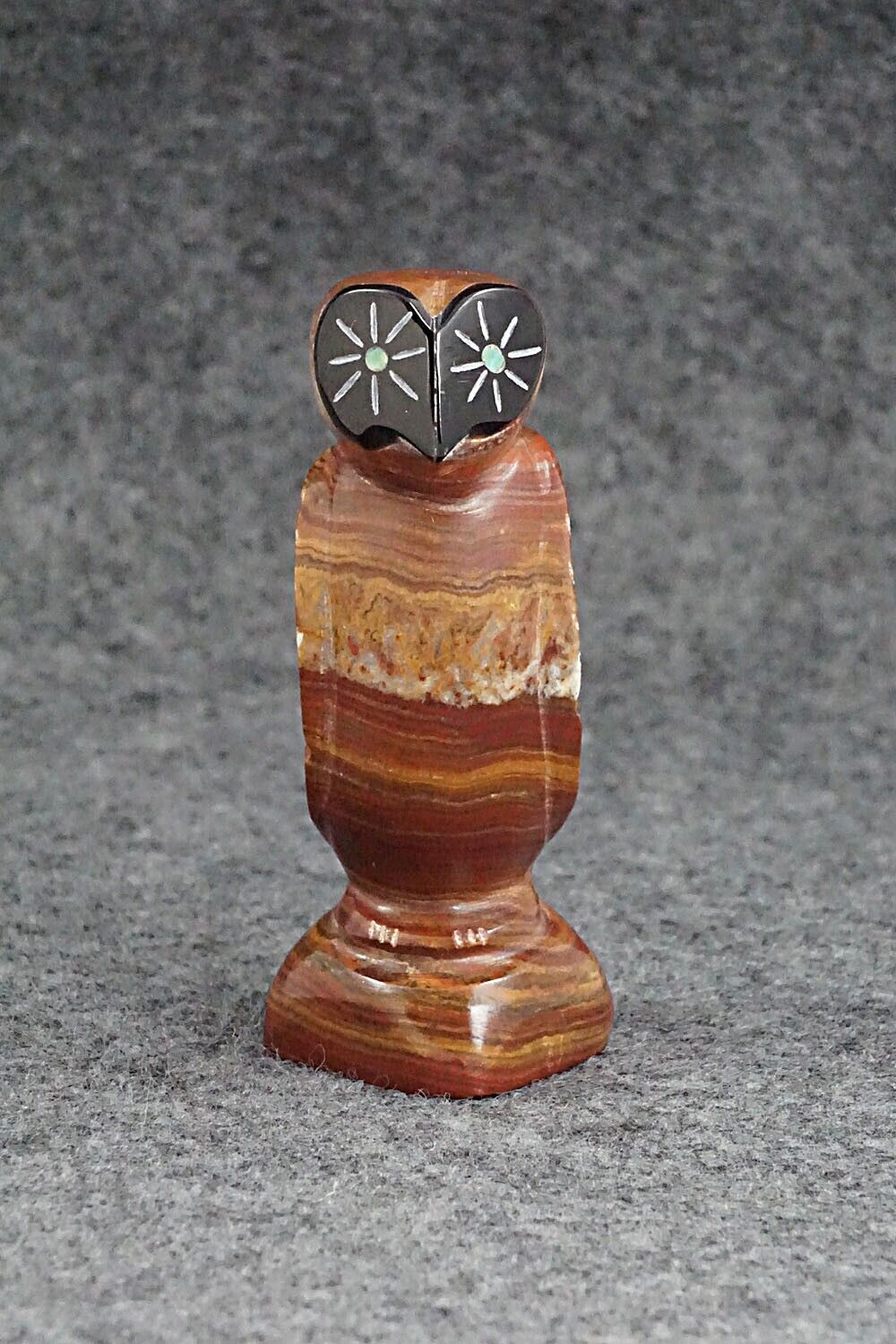 Owl Zuni Fetish Carving - Enrike Leekya