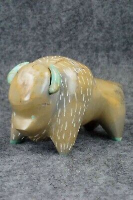 Buffalo Zuni Fetish Carving - Enrike Leekya