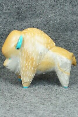 Buffalo Zuni Fetish Carving - Enrike Leekya
