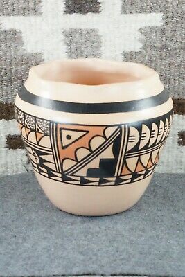 Hopi Pottery - Alta Yesslith