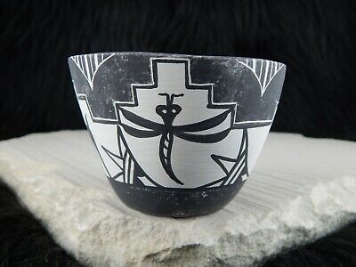 Zuni Pottery - Darla Westika - Zuni Handmade Pottery - Native American - High Lonesome Trading