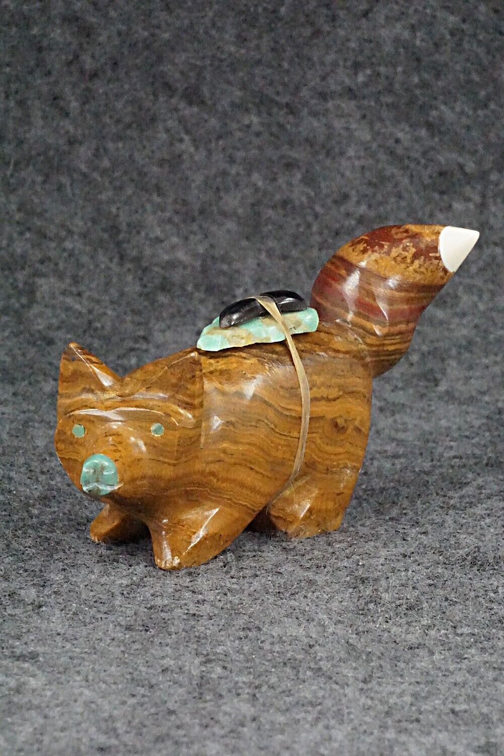 Wolf Zuni Fetish Carving - Enrike Leekya