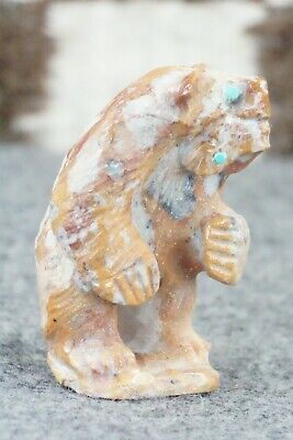 Bear Zuni Fetish Carving - Derrick Kaamasee