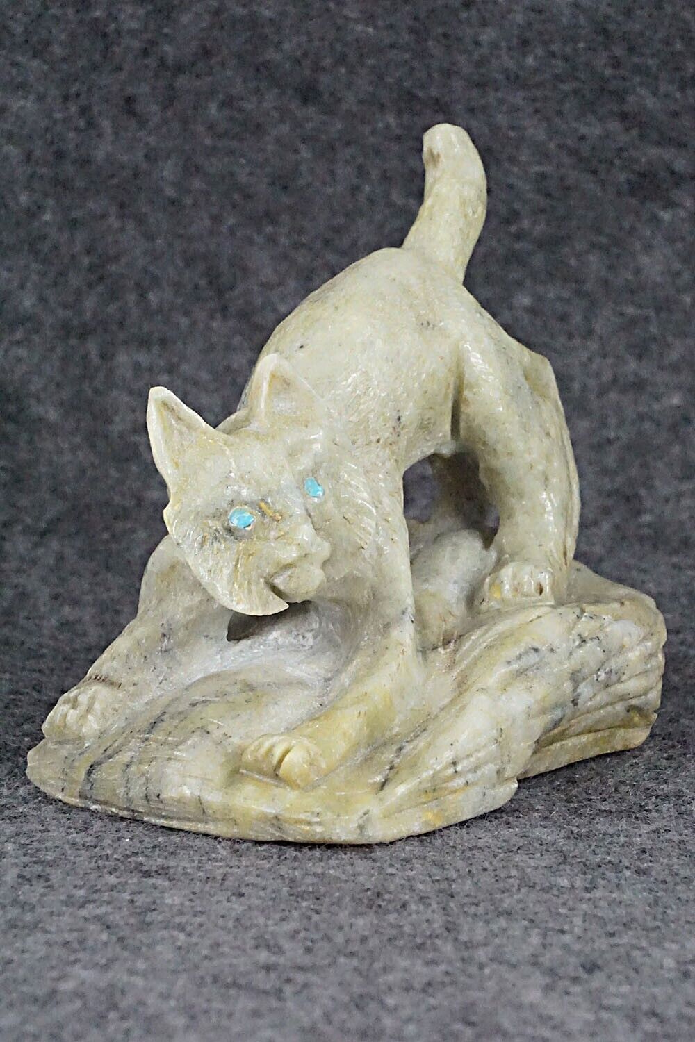 Bobcat Zuni Fetish Carving - Dan Quam